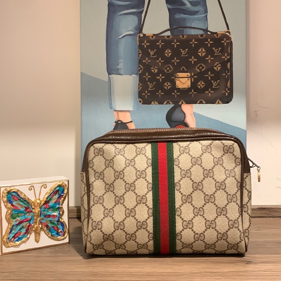 Gucci Clutch ❤️💚 - Picture 1 of 12